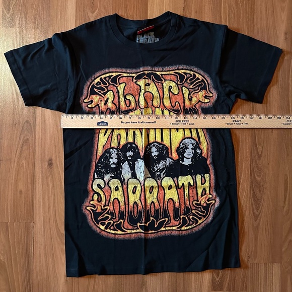 🆕 NWT Black Sabbath Paranoid T-shirt size Medium 🎸 Hot Topic - Picture 5 of 7